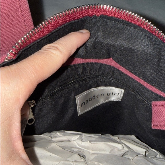 🎀Madden girl Burgundy minni tote  with Pink Bow 🎀 - Picture 8 of 12